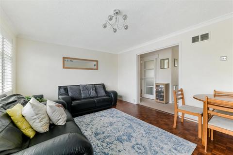 2 bedroom flat for sale, Downs Hill Road, Epsom