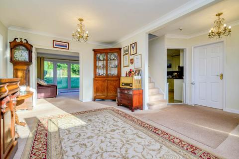 15 Fernbrook Road, Caversham, Reading, RG4 7HG