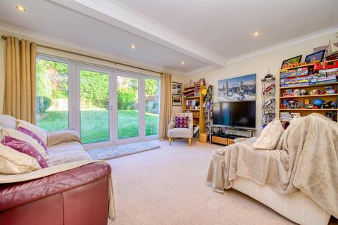 15 Fernbrook Road, Caversham, Reading, RG4 7HG