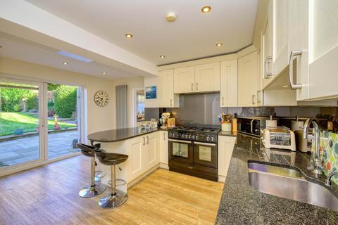 15 Fernbrook Road, Caversham, Reading, RG4 7HG