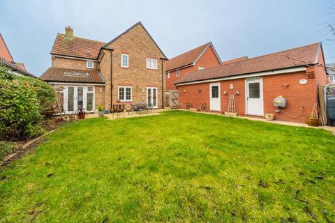 4 bedroom detached house for sale, Exceptional modern family home in Yatton's popular Chestnut Park