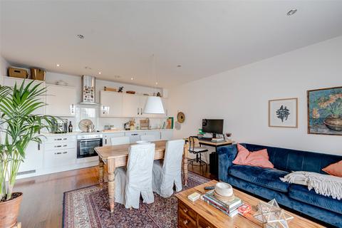 2 bedroom flat for sale, The Causeway, Goring-by-Sea, Worthing, West Sussex, BN12