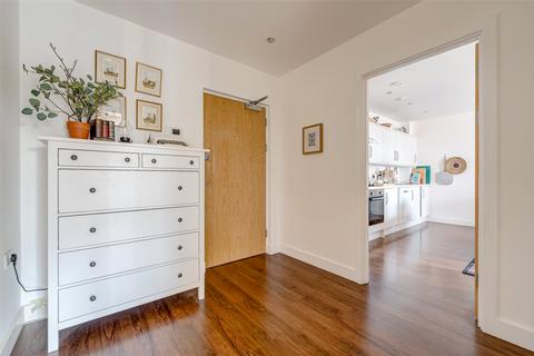 2 bedroom flat for sale, The Causeway, Goring-by-Sea, Worthing, West Sussex, BN12