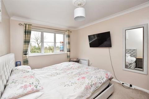 2 bedroom maisonette for sale, Nightingale Court, Adelaide Drive, Colchester, Essex, CO2