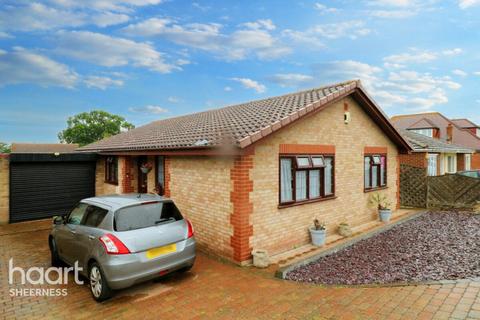 3 bedroom bungalow for sale, Bellevue Road, Minster