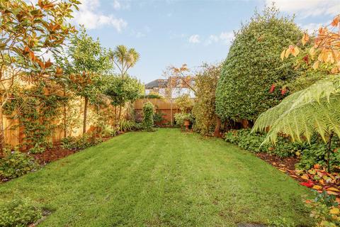 5 bedroom semi-detached house for sale, Loveday Road, Northfields