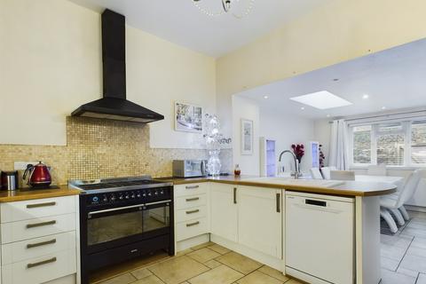 4 bedroom semi-detached house for sale, Priory Road, St Marychurch