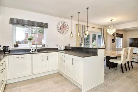 4 bedroom detached house for sale, Marley Close, COMPTON PARK