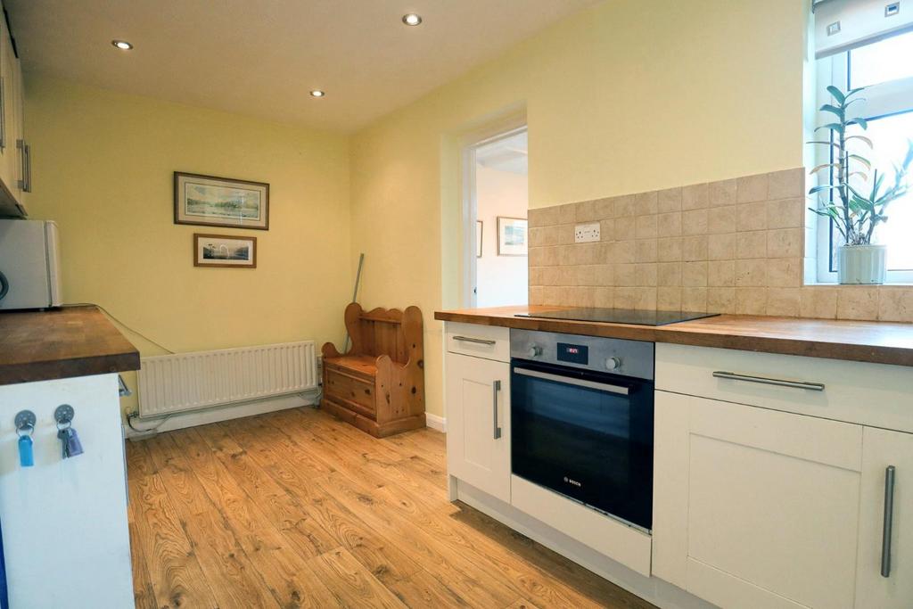 Kitchen (2).jpg