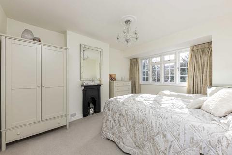 4 bedroom terraced house for sale, Michelham Gardens, Twickenham TW1