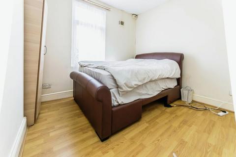 8 Hatton Road, Croydon, CR0 3LX
