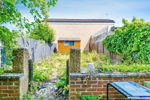 8 Hatton Road, Croydon, CR0 3LX