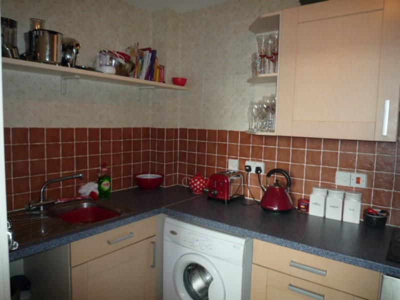 Kitchen 1.JPG