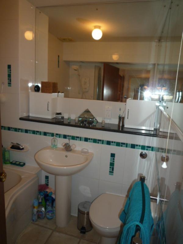 Bathroom.JPG