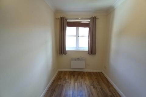 2 bedroom flat to rent, Worcester Gardens, Slough SL1