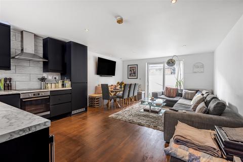 undefined, Flat B, Lower Richmond Road