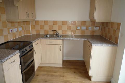 2 bedroom semi-detached house to rent, Hoctun Close, Castleford