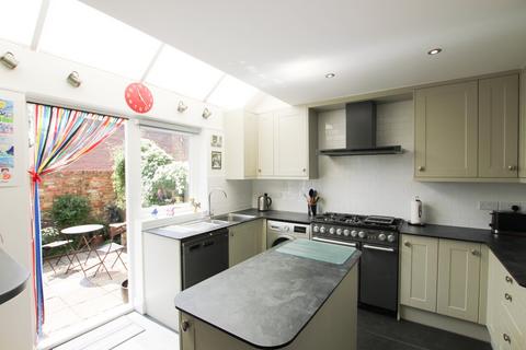 4 bedroom end of terrace house for sale, Old Mill Walk, BATTLE, TN33