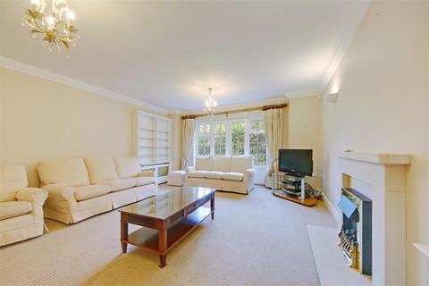 3 bedroom flat to rent, Hawkesley Court, Watford Road WD7