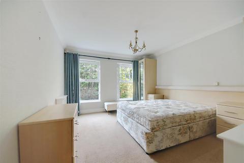 3 bedroom flat to rent, Hawkesley Court, Watford Road WD7