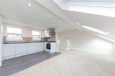 3 bedroom flat for sale, Goldsboro Road, London SW8