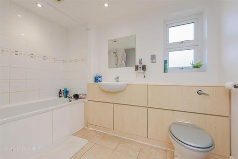 Apartment 14, Consort Place Albert Road, Tamworth, B79 7JY