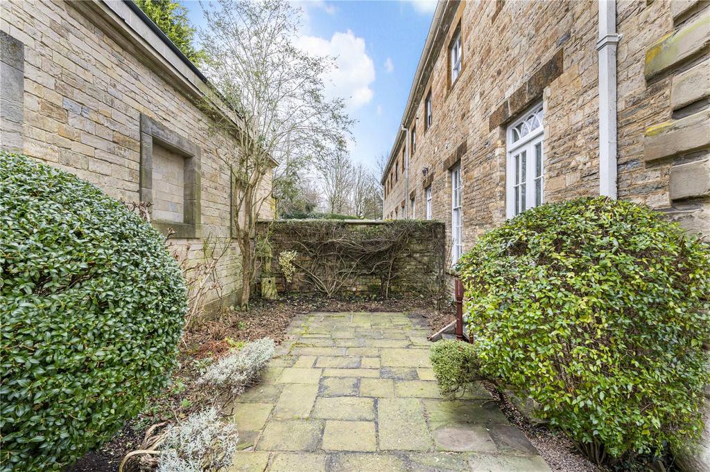 9 The Coach House