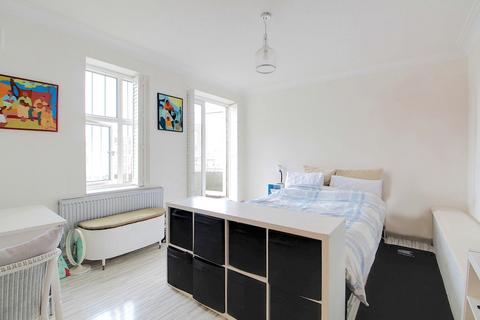 Studio for sale, Wilbury Grange, Hove