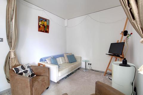 Studio for sale, Wilbury Grange, Hove