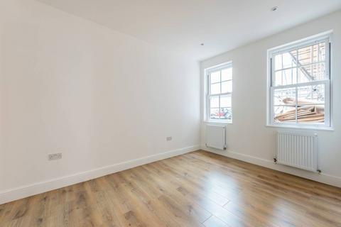 2 bedroom flat to rent, Wrencote House, Croydon, London, CR0