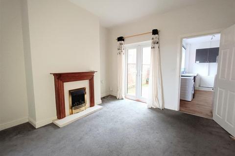 2 bedroom end of terrace house for sale, Park Grove, The Groves, York YO31 8LL