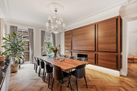 4 bedroom flat for sale, Kensington Gore, London SW7