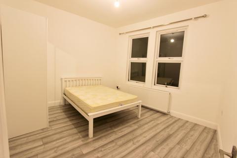 2 bedroom flat to rent, Barretts Grove, London N16