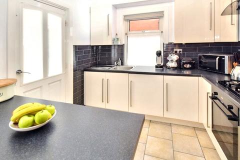 3 Cross Lane, Farnley, Leeds, LS12 5AA