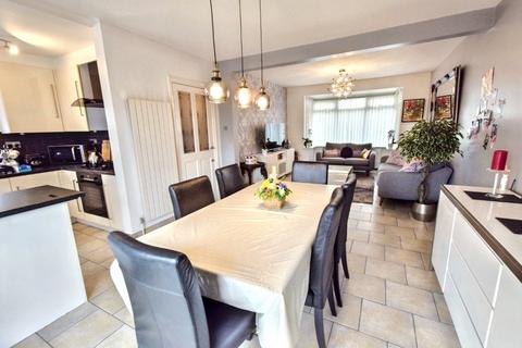 3 Cross Lane, Farnley, Leeds, LS12 5AA