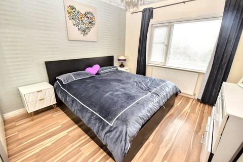 3 Cross Lane, Farnley, Leeds, LS12 5AA