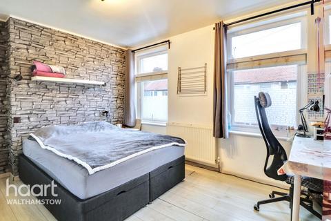 37 Salisbury Road, Chingford, London, E4 6TA