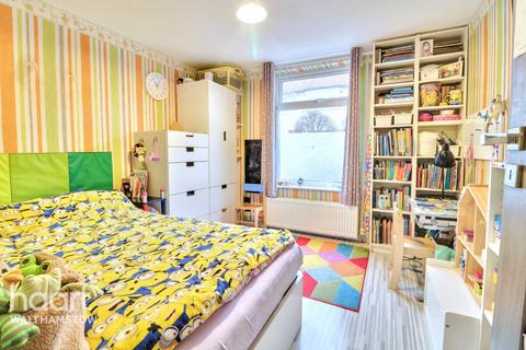 37 Salisbury Road, Chingford, London, E4 6TA