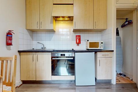 Flat share to rent, Portnall Road