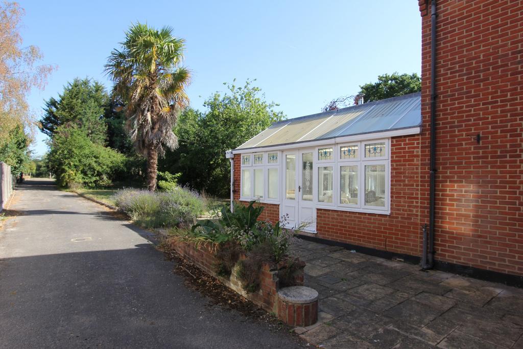 Driveway to the side area