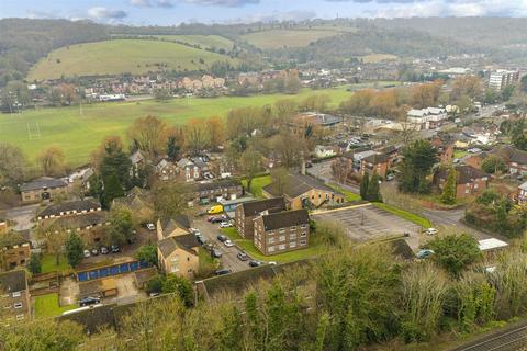 Flat 6, Dunkeld House Brambleside, High Wycombe, HP11 1JF