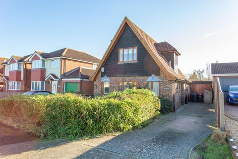 3 bedroom detached house for sale, Spire Avenue, Whitstable, CT5