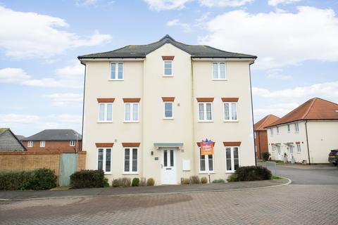 4 bedroom semi-detached house for sale, Millyard Road, Aylesham, Canterbury, Kent, CT3