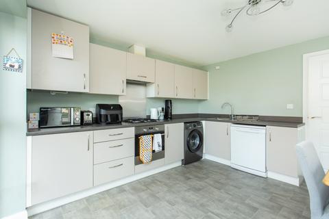 4 bedroom semi-detached house for sale, Millyard Road, Aylesham, Canterbury, Kent, CT3