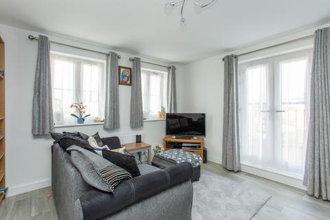 4 bedroom semi-detached house for sale, Millyard Road, Aylesham, Canterbury, Kent, CT3