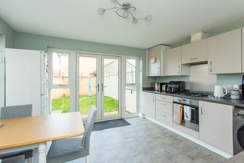 4 bedroom semi-detached house for sale, Millyard Road, Aylesham, Canterbury, Kent, CT3