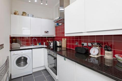 2 bedroom flat for sale, South View, The Lendrick, TQ14