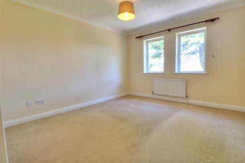 2 bedroom flat to rent, Archers Road, Banister Park, Southampton