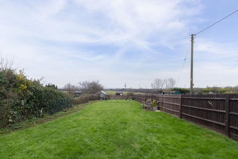 2 bedroom detached bungalow for sale, Dargate Road, Yorkletts, CT5