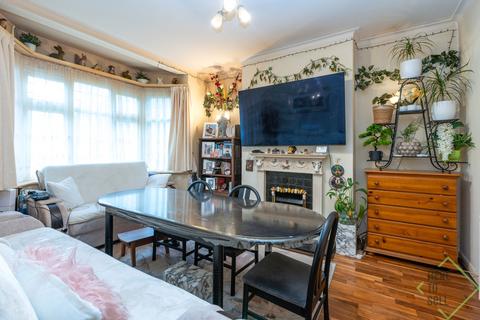 2 bedroom maisonette for sale, London N20